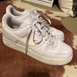 Nike Air Force 1 in lilac